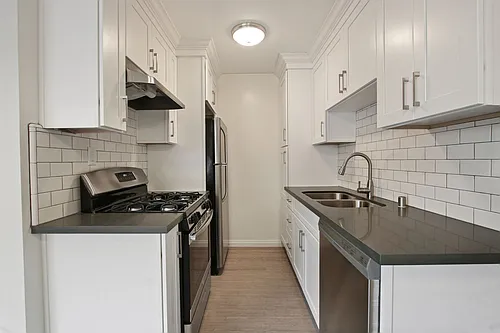 848 7th Street in Santa Monica - steps to Montana Ave! Photo 1