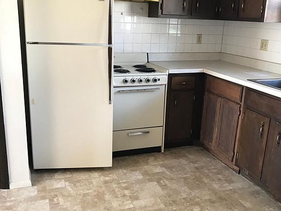 3rd image of 2313 S Marsh Ave