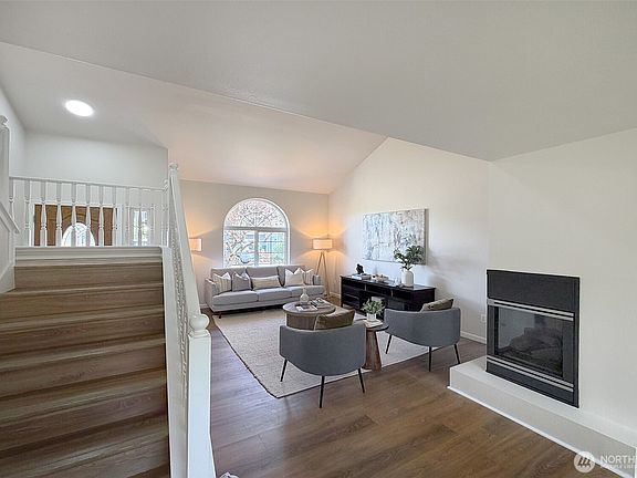 5th image of 17908 27th Avenue NE