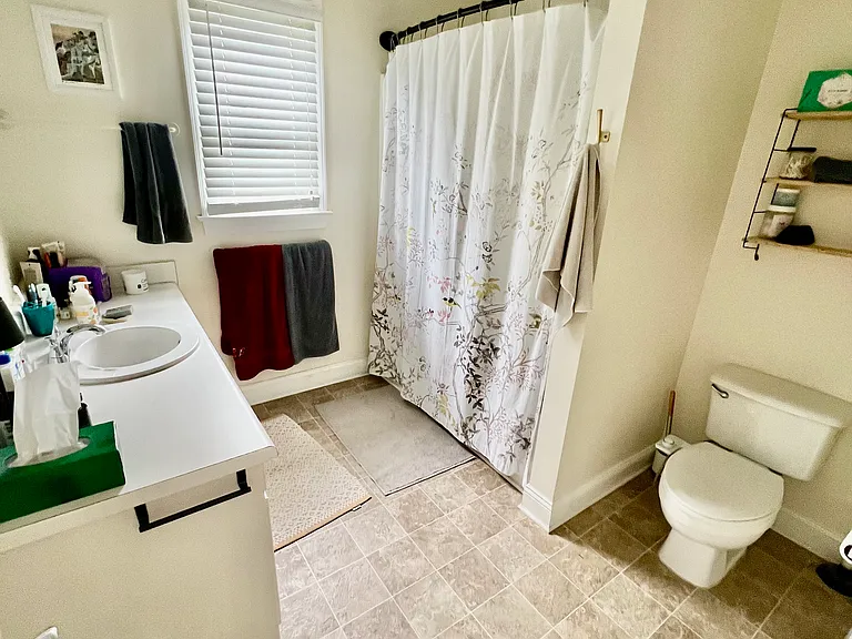 320 E Davie St — Photo 6