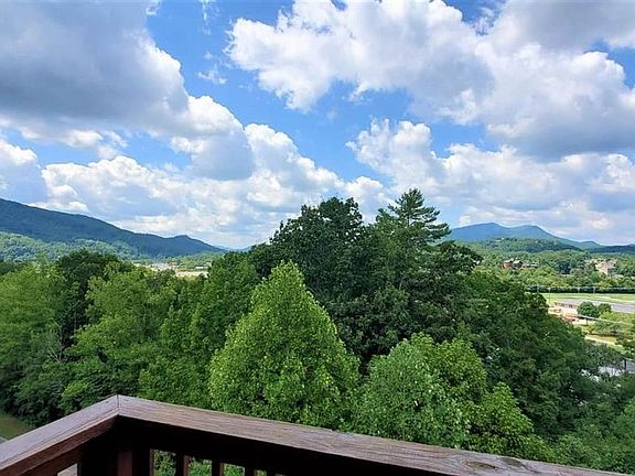 2nd image of 407 Big Bear Way