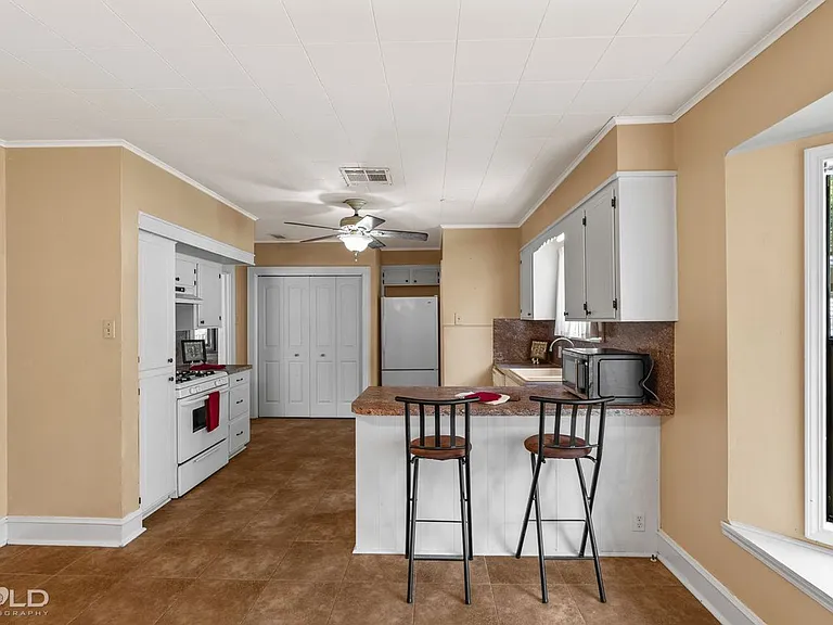 266 Carrollton Ave — Photo 24