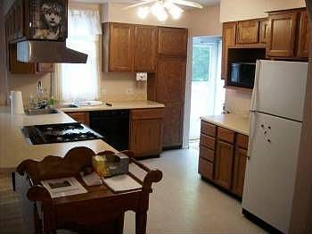3rd image of 1063 Dwane St