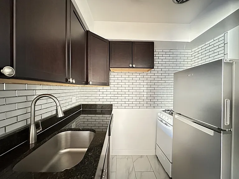 6830 N Sheridan Rd #365 — Photo 6