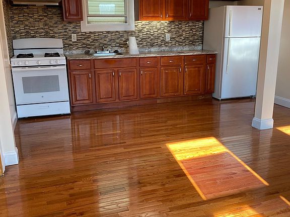 5th image of 3201 Cruger Ave #2F