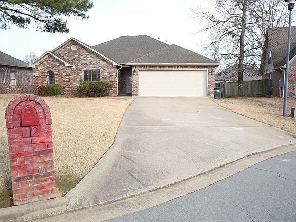 2nd image of 19 Waldron Cir