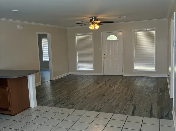 1041 Hubbard St, Waveland, MS 39576