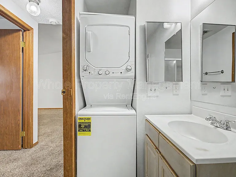 1504 S Ouray Cir #A — Photo 13