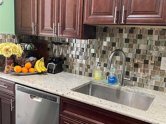 4th image of 100 Brooklyn Ave APT 1L