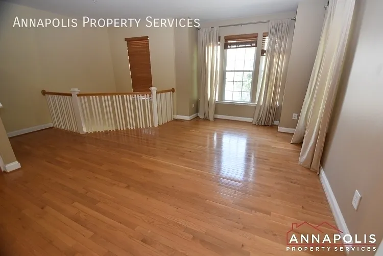 888 Stonehurst Ct — Photo 7