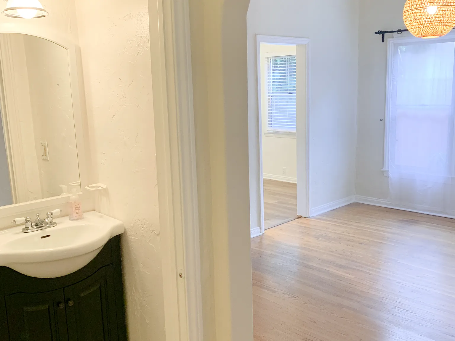 2 bed, 1.5 bath, 1423 sqft, $3,750 — Photo 2