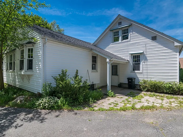47 Pleasant St #1 — Photo 20