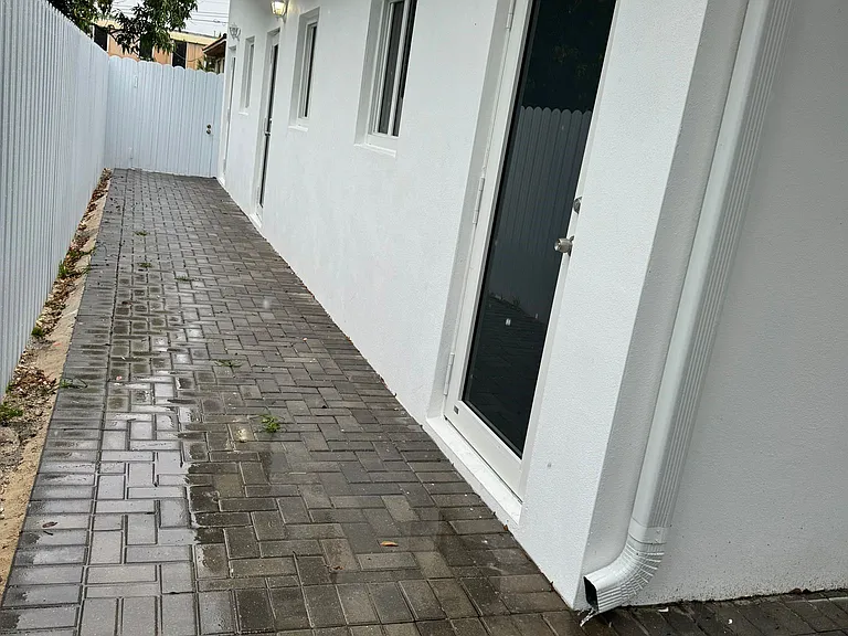 4710 NW 25th Ave — Photo 9