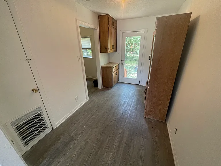 804 Northside Dr — Photo 5