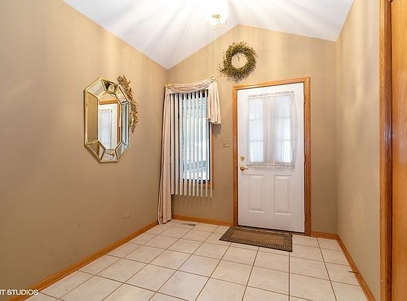 2nd image of 16541 Grants Trl #36