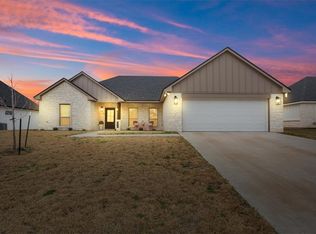 114 Indian Trails Rd, Riesel, TX 76882