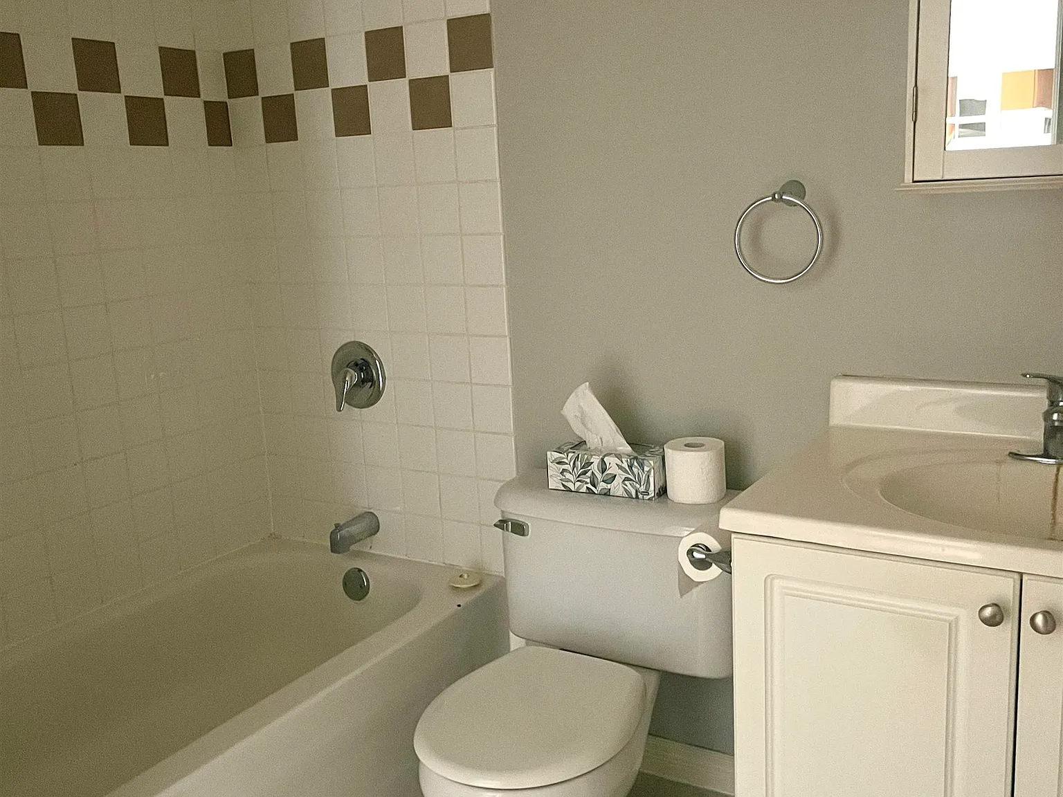 1 bed, 710 sqft, $1,700 — Photo 4