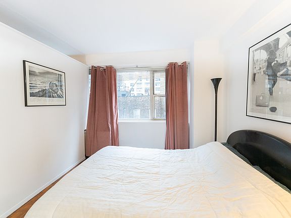 3rd image of 321 E 48th St APT 8C