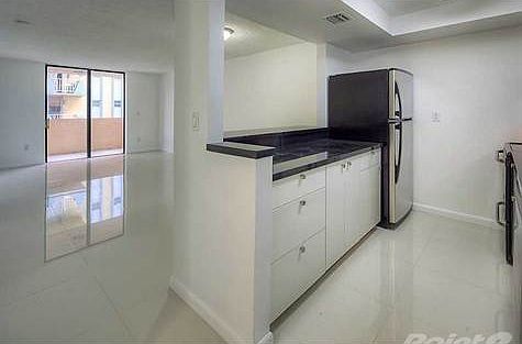 5th image of 7125 Bay Dr APT 305
