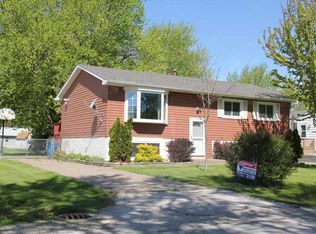 536 N Genessee St, Blue Grass, IA 52726