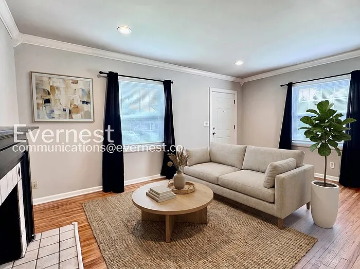3807 E 22nd St — Photo 4