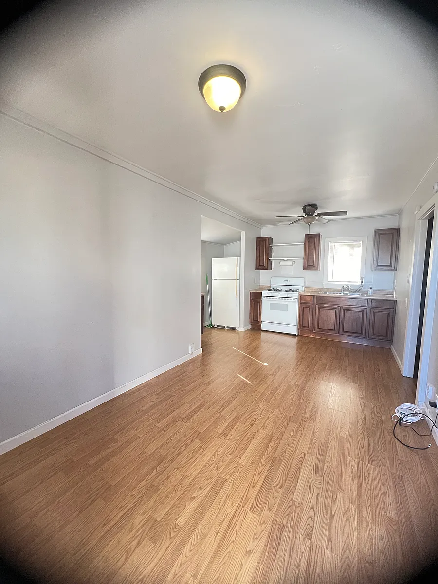 Building Photo - 3121 Dickens St