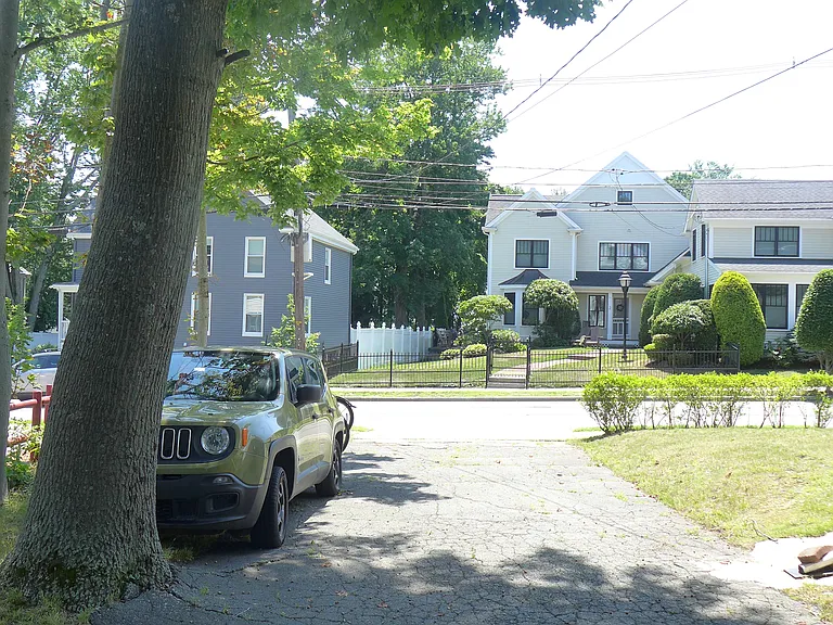 255 Derby St #1 — Photo 5