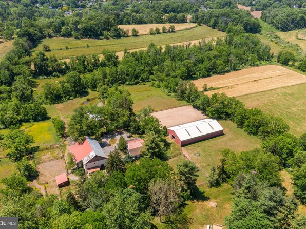 130 Spring Creek Ln, Pottstown, PA 19465