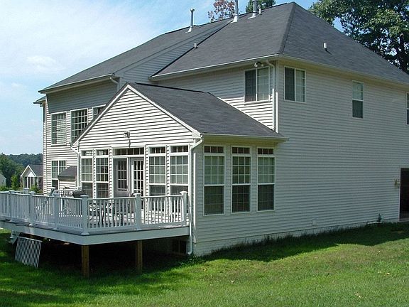 Rear View/Deck/Sunporch