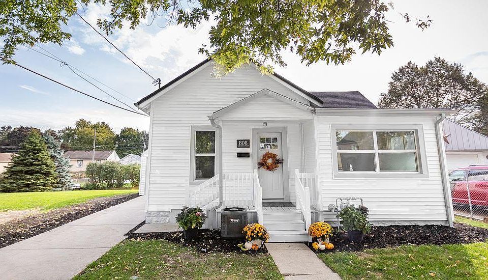 1st image of 808 Caroline STREET
