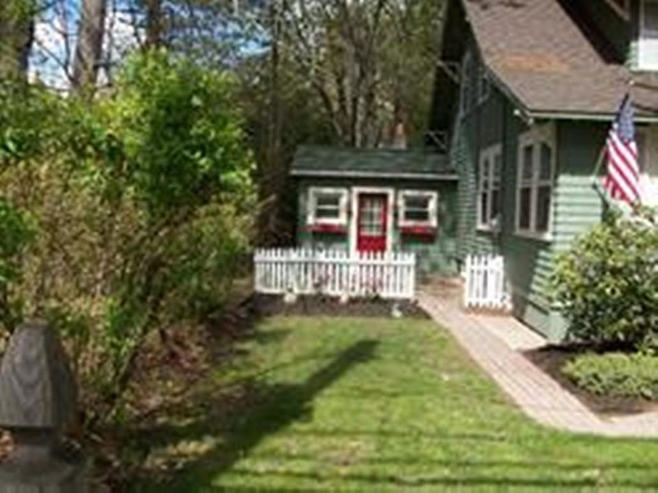 2nd image of 317 Main Street