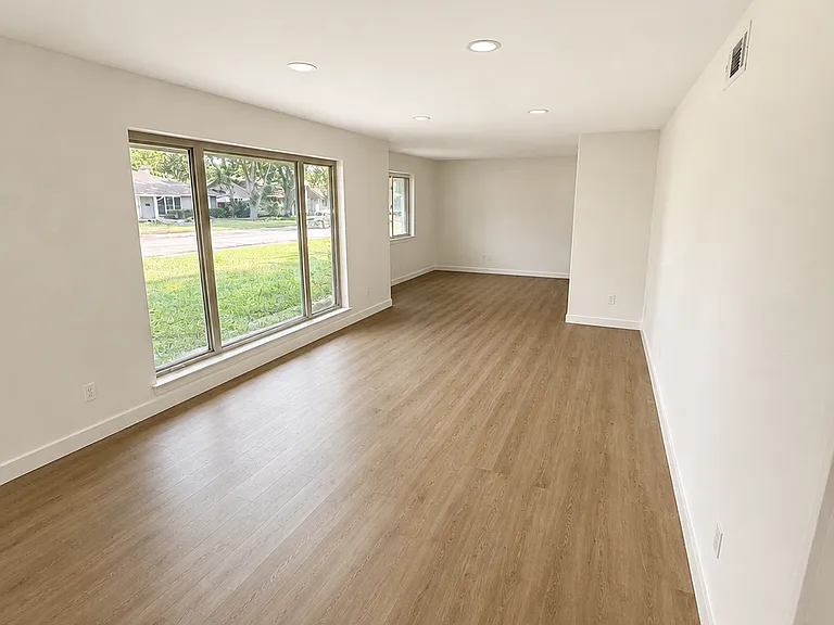 3127 Chapel Downs Dr — Photo 2