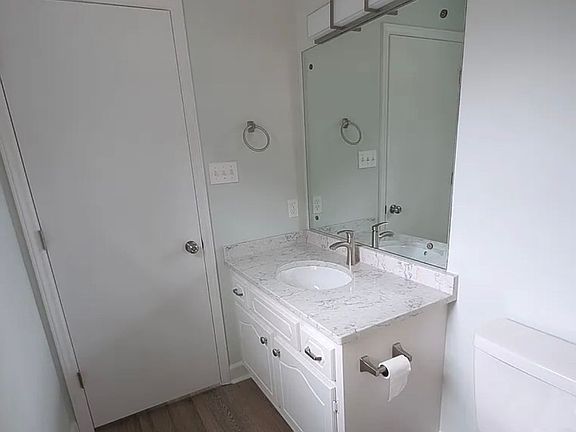 5th image of 983 Spring Bank Rd #2