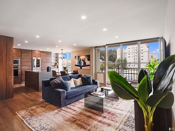 4th image of 2040 Franklin St APT 1409