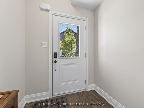 4th image of 18 Stonehart Ln