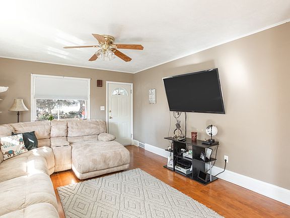 4th image of 3317 W Heroy Ave