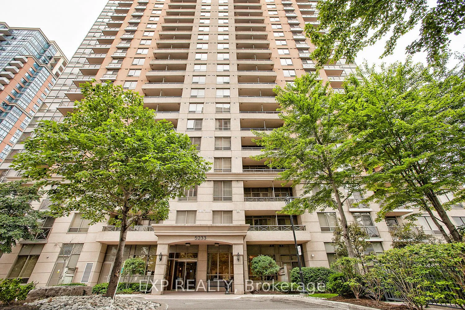 3 bed, $2,995 — Photo 2