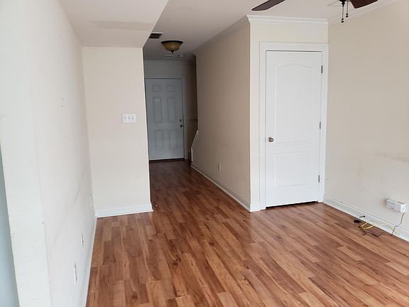 3rd image of 9002 Landon Ln