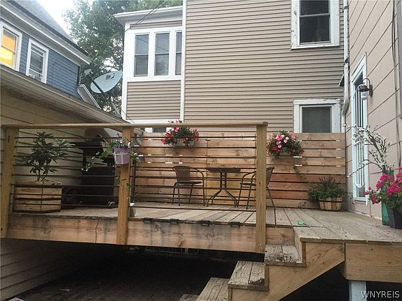 3rd image of 836 Richmond Ave