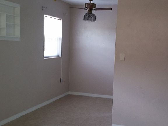 4th image of 496 Garden Dr S