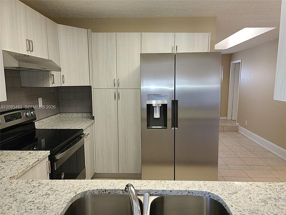 4th image of 3013 SE Bamboo St
