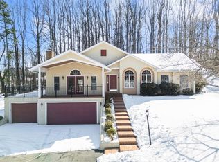 1161 Dogwood Hills Dr, Goode, VA 24556