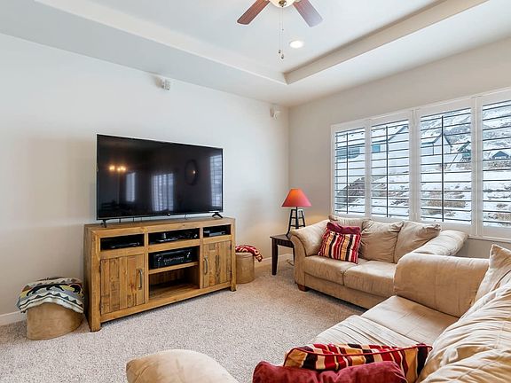 3rd image of 8256 N Lakeshore Dr