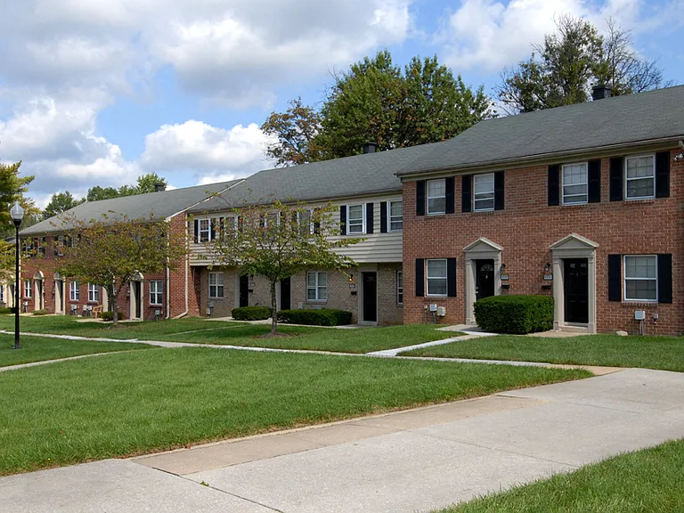 Arbors at Edenbridge Apartments and Townhomes — Photo 21