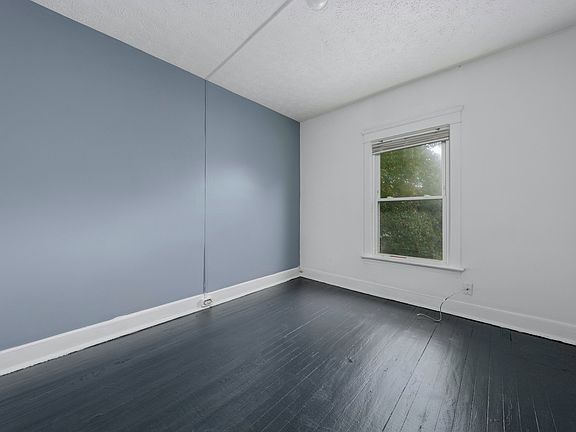 2nd image of 1434 W 112th St #3