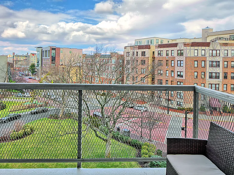 6050 Boulevard East #5E — Photo 13