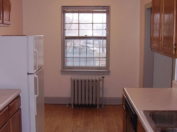2nd image of 1525 E Royall Pl APT 22