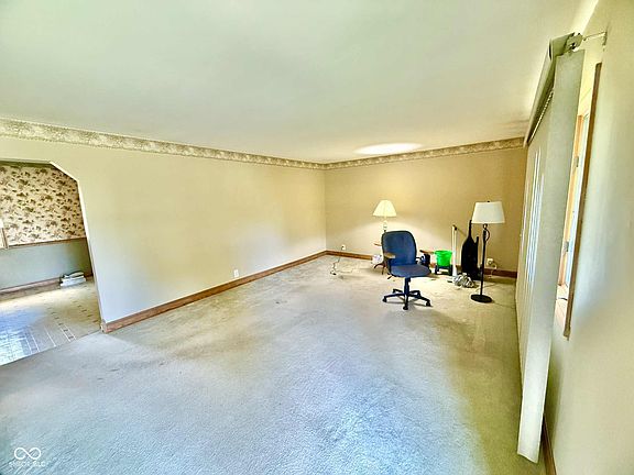 3rd image of 6947 Archwood Dr
