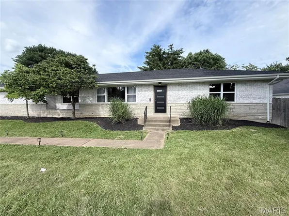 504 Wren Ave, Ballwin, MO 63021