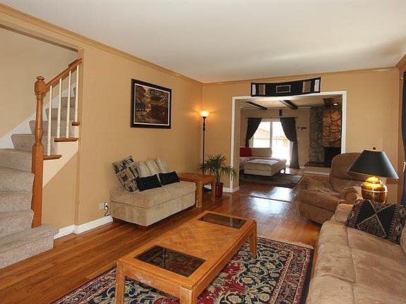 4th image of 1823 Portsmouth Ave